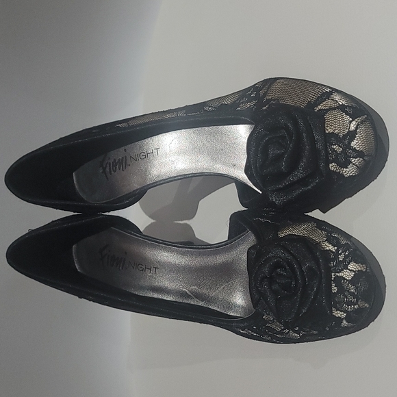 Black Lace High Heels size 8. 3.5" heel - Picture 7 of 8